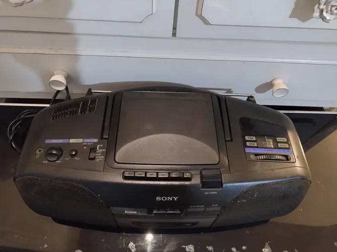 Título do Anúncio:Rádio Boombox Sony CFD-8 - CD / Cassete / AM-FM (Voltagem: 110V)