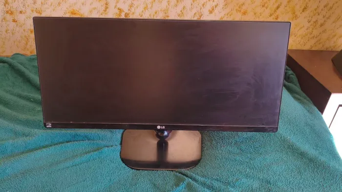 Monitor LG UltraWide FullHD