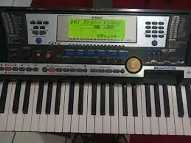 Teclado YAMAHA PSR 540 com USB