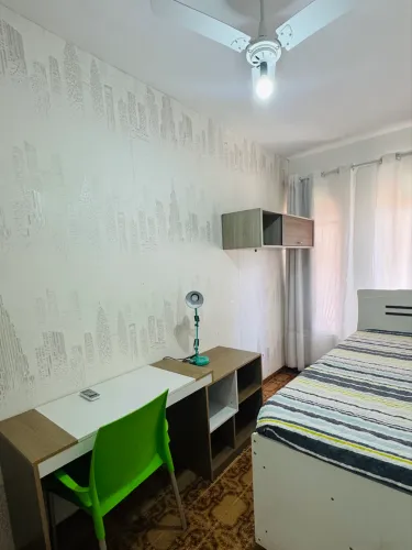 Quarto para (homem ou moças ) mobiliado próximo a UEM ideal p estudantes e pós graduando 
