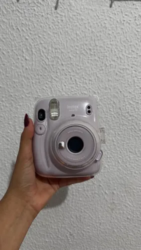 INSTAX MINI 11 FUJIFILM com 13 fotos para tirar + capa transparente 