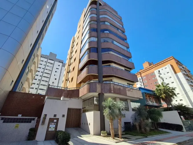 Cobertura disponível a venda na Praça do Congresso em Criciúma
