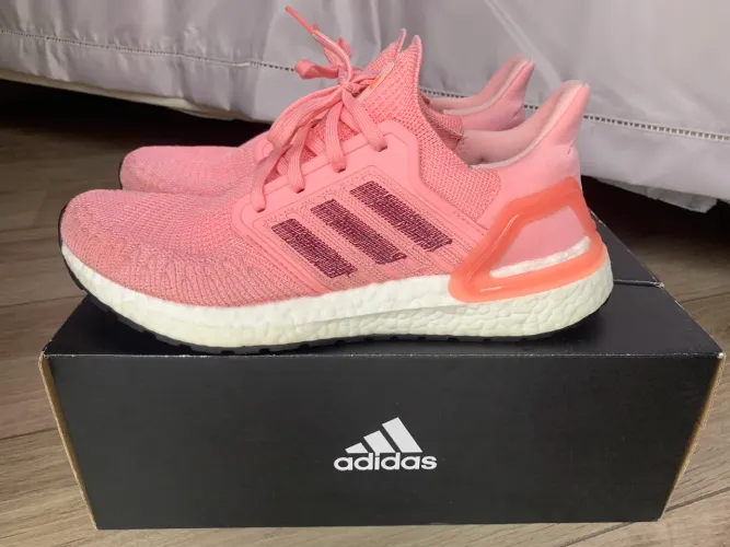 AsTênis Adidas Ultraboost Rosa - tamanho 40