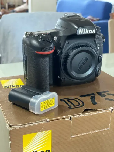 Nikon D750 FX ( Full Frame )