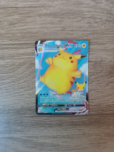 Pikachu Surfista VMAX 009/025 - Carta Pokémon Rara Original