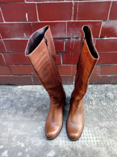 Bota original da prego número 37 