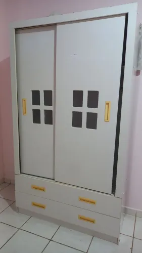 Guarda-Roupa de Solteiro Usado em Ótimo Estado