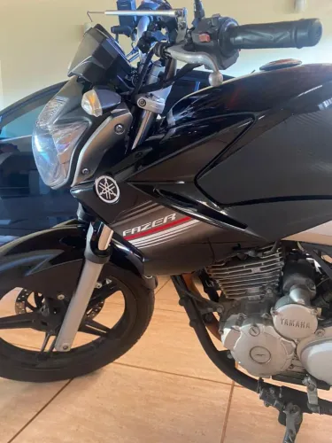Vendo moto fazer Yamaha 250