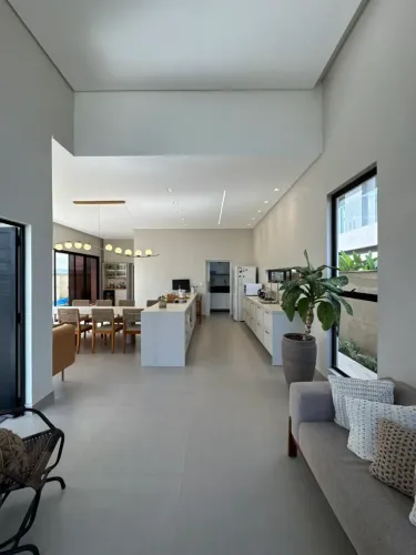 Casa de alto padrão com 3 suítesno Condomínio Reserva do Atlântico