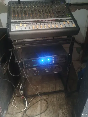 Amplificador e mesa 