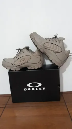 Tênis Oakley