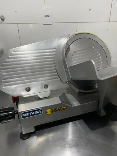 Máquia de Fatiar Frios