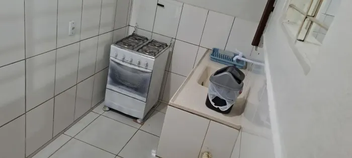 Kitinete mobiliada laranjeiras R$ 1000,00