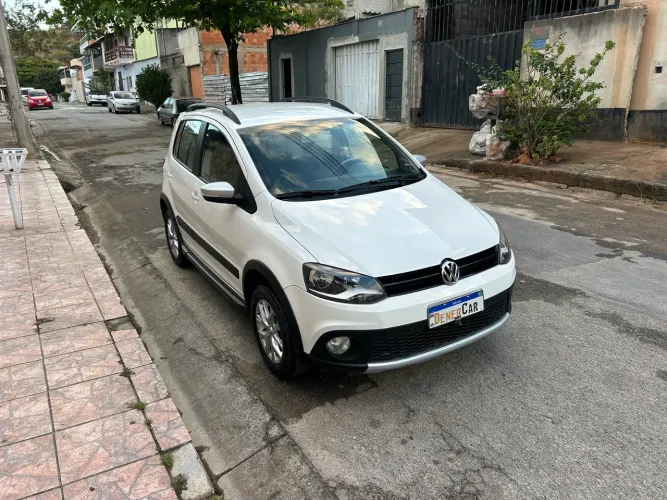 Volkswagen Crossfox 1.6 MI Total Flex 8V 5P 2014
