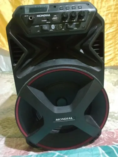 Vendo uma caixa de som MONDIAL Toda boa <br>
