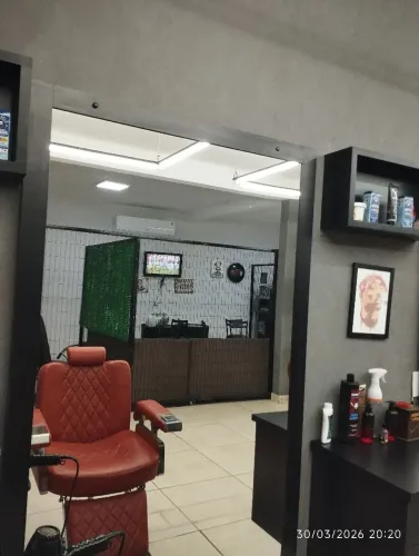 Vende-se duas bancada para barbearia mais  uma cadeira