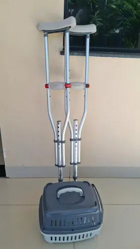 VENDO PAR DE MULETAS