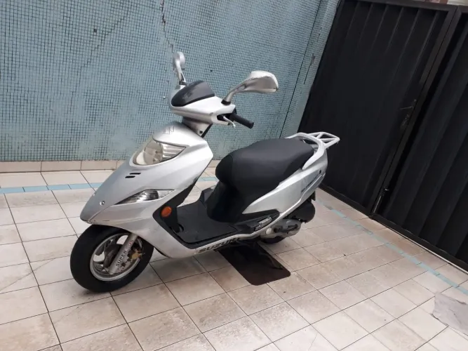 Suzuki Burgman 125 injeção eletrônica
