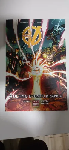 VINGADORES: O ÚLTIMO EVENTO BRANCO - CAPA DURA