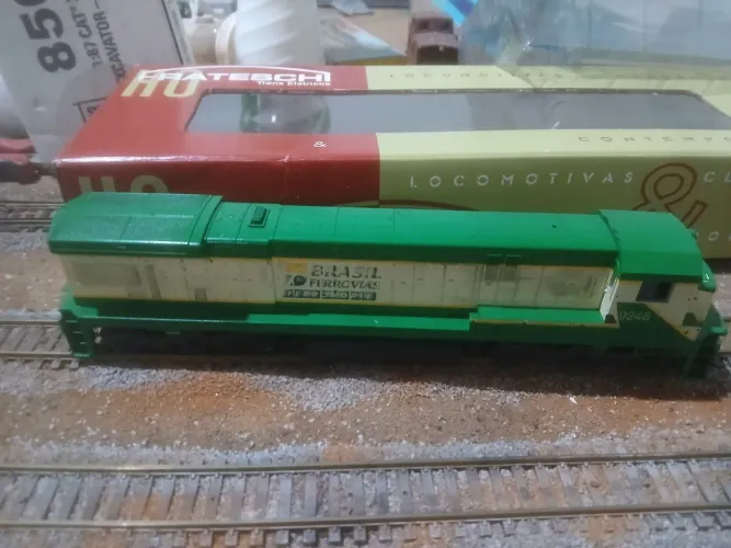 Locomotiva c30 Brasil ferrovias. Fratechi.