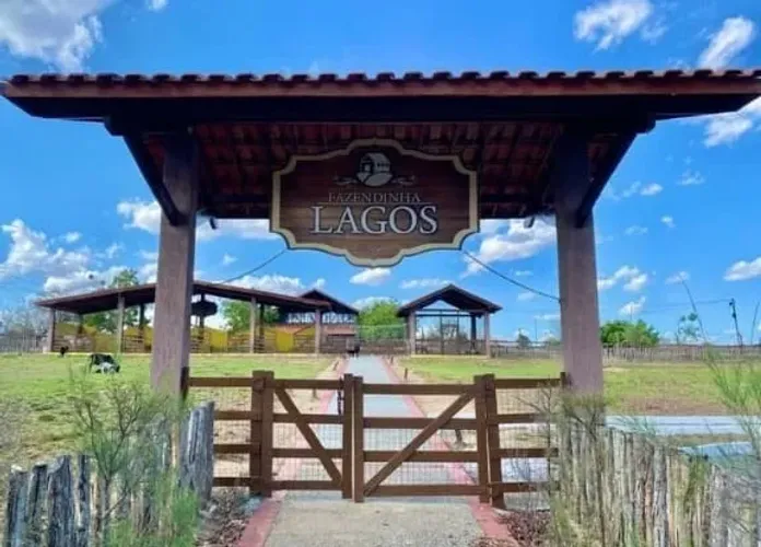 Linda Casa de Campo à Venda no Condomínio Lagos Country & Resort