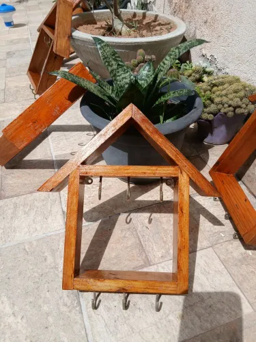 Porta chave em Madeira de pinus