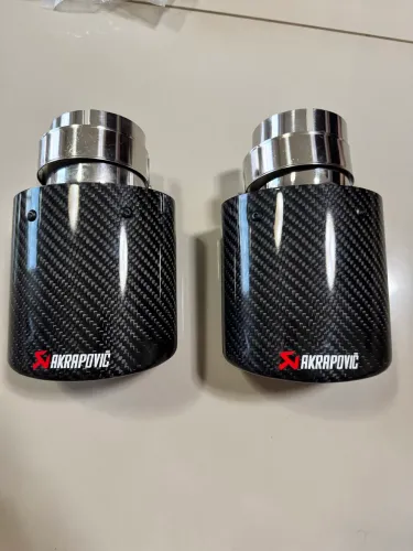 Ponteira de escapamento Akrapovic Carbon