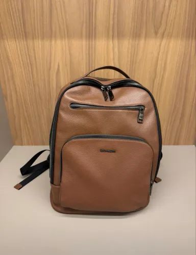 Mochila couro Coach