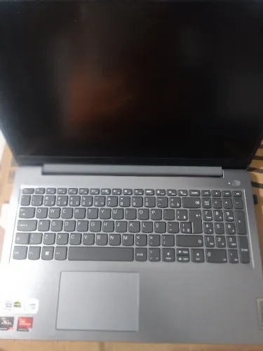 Notebook Lenovo IdeaPad 3 AMD Ryzen 7 5700U 12GB 512GB SSD Linux 15.6" FHD