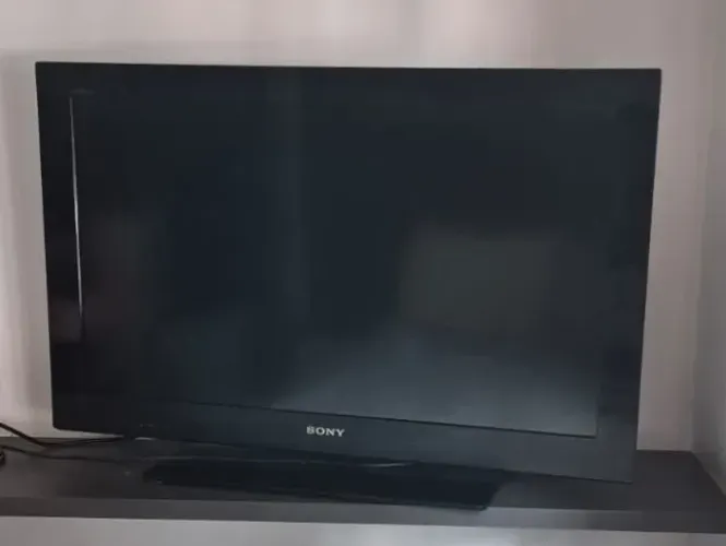 TV Sony cristal líquido 32" - 127 V