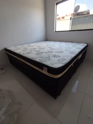 Colchão super king com a base