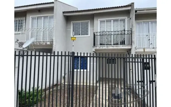 RC Imoveis vende sobrado no Sitio Cercado