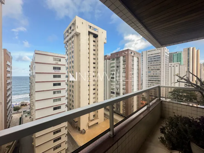 Apartamento para locação em Boa Viagem com 4 quartos e varanda