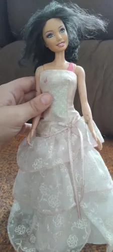 Boneca Barbie usada