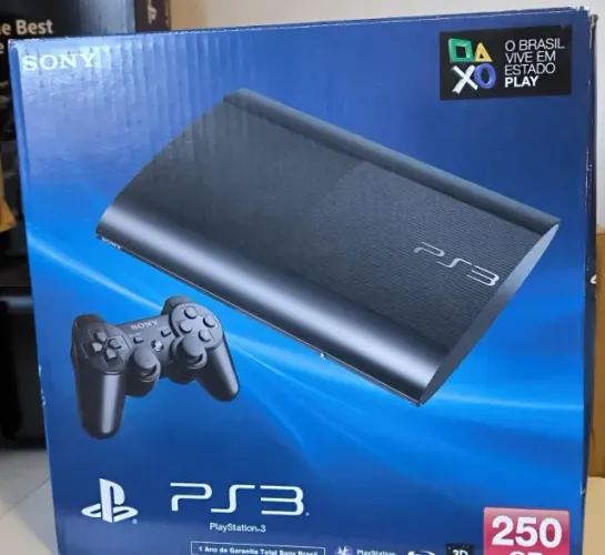 PS3 Super Slim 250GB + 40 Jogos Originais + 4 Controles + Câmera