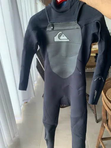 Long John Quiksilver Tamanho L (Chest Zip) - Estado de Novo / Impecável