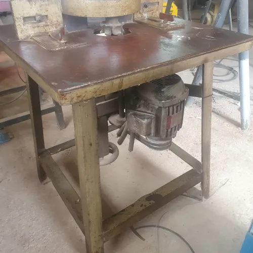 Plaina desempenadrira Invicta 40cm e uma tupia artesanal