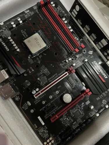 Placa Mãe Ga-ax370 Gaming + Processador Ryzen 5 2600 + Memória Hyperx Fury 16GB (Usado)
