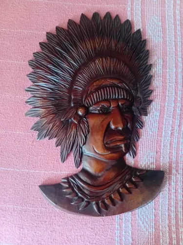Escultura de Pagé - Entalhado em Madeira (para parede) - 40 cm x 27 cm