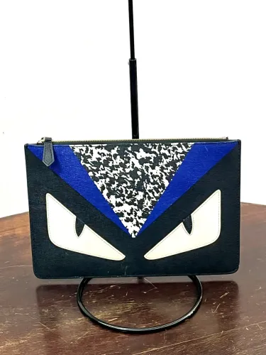 Bolsa clutch Fendi Monster