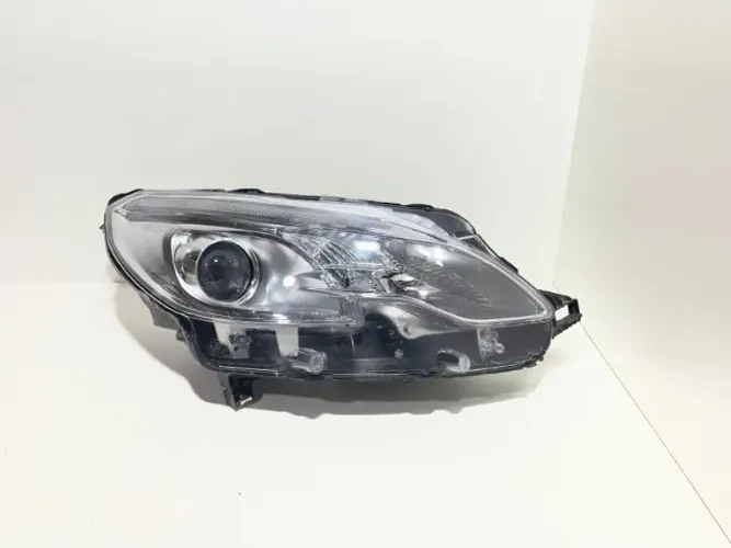 Farol Peugeot 2008 de 2015 a 2023 lado direito 