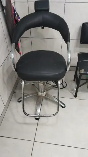 VENDO CADEIRA DE BARBEARIA HIDRÁULICA
