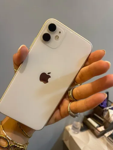 iPhone 11 , 64gb