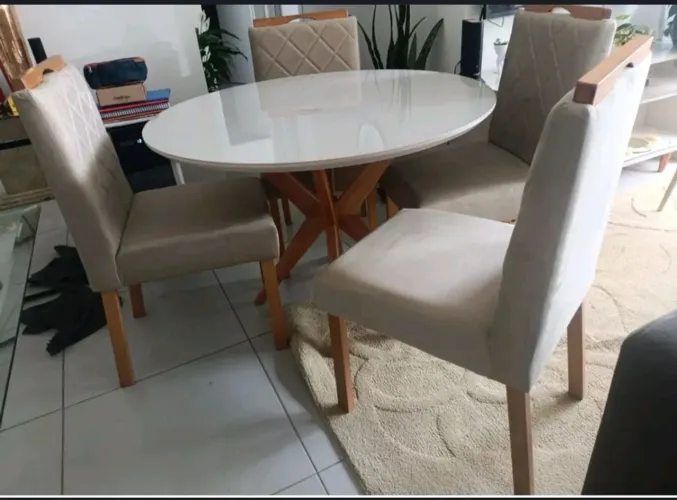Mesa de jantar legacy com 4 cadeiras em madeira