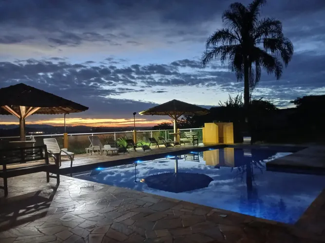 Aproveite o final de semana nesta chácara de acesso rápido e Piscina Incrível!