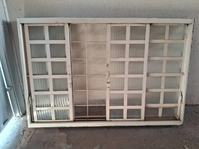 JANELAS 150X100CM COM VIDRO - R$ 200,00 CADA