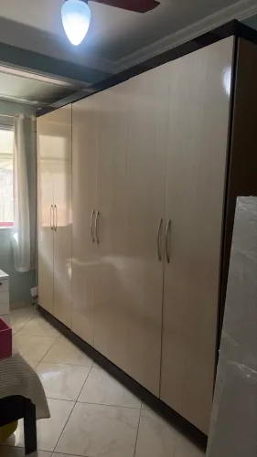 Guarda roupa 6 portas