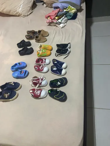 Roupas e sapatinhos de 3 a 6 meses