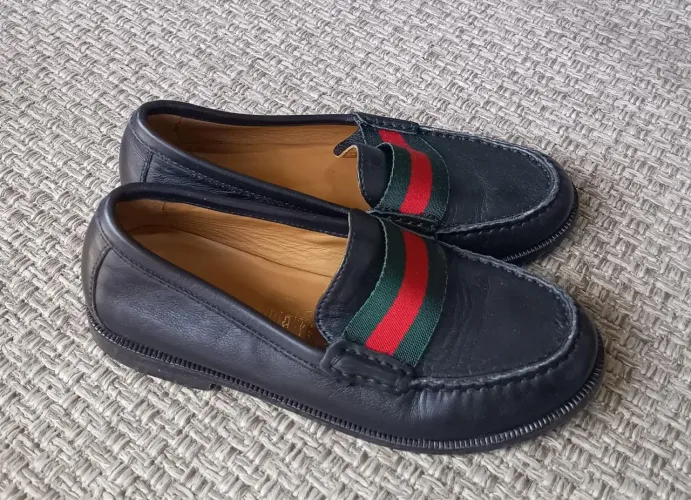 Sapato gucci infantil