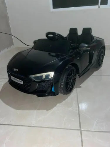 Mini Carro Elétrico - Diversão garantida!